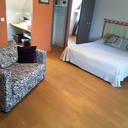 La Maison Du Moulin A Vent Bed & Breakfast *
